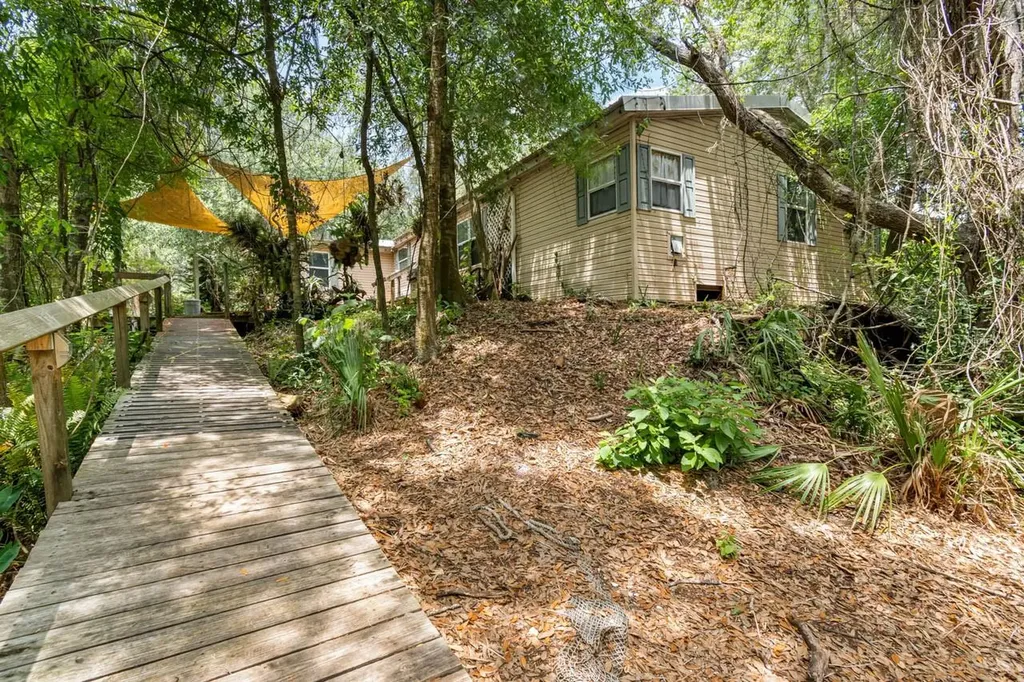 12730 Bullfrog Creek Road Gibsonton FL 33534