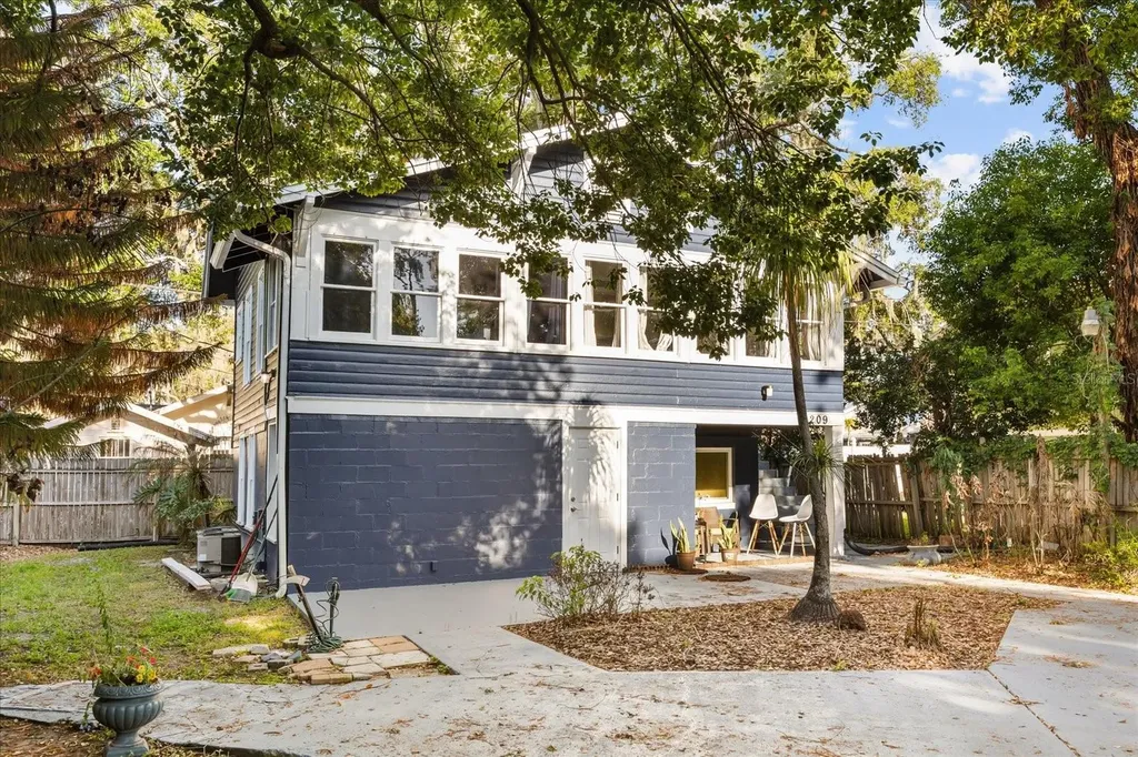 1209 S Myrtle Avenue Sanford FL 32771