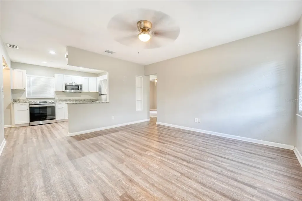 8086 28th Avenue N St Petersburg FL 33710