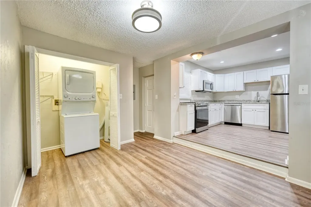 8086 28th Avenue N St Petersburg FL 33710