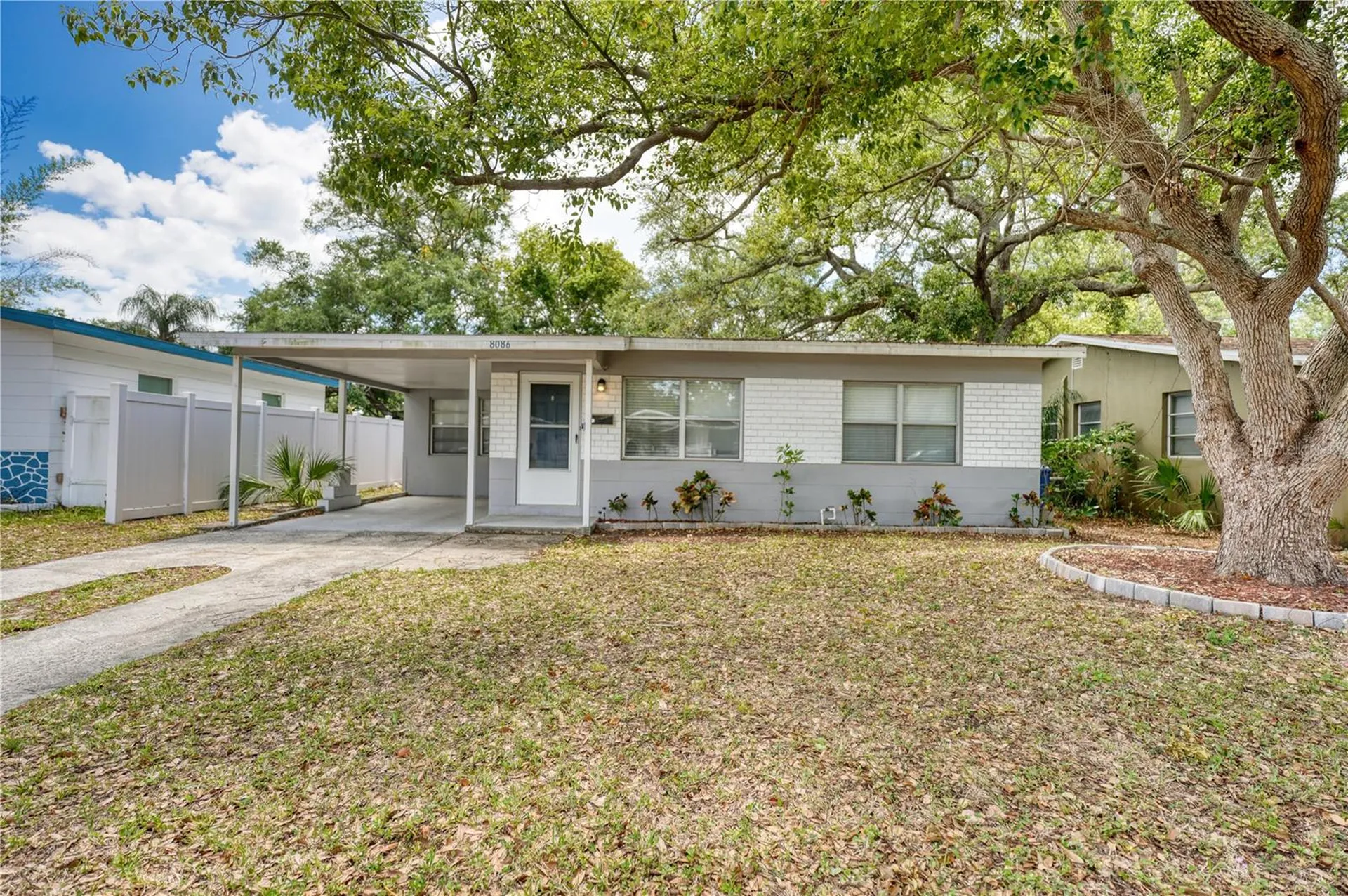 8086 28th Avenue N St Petersburg FL 33710