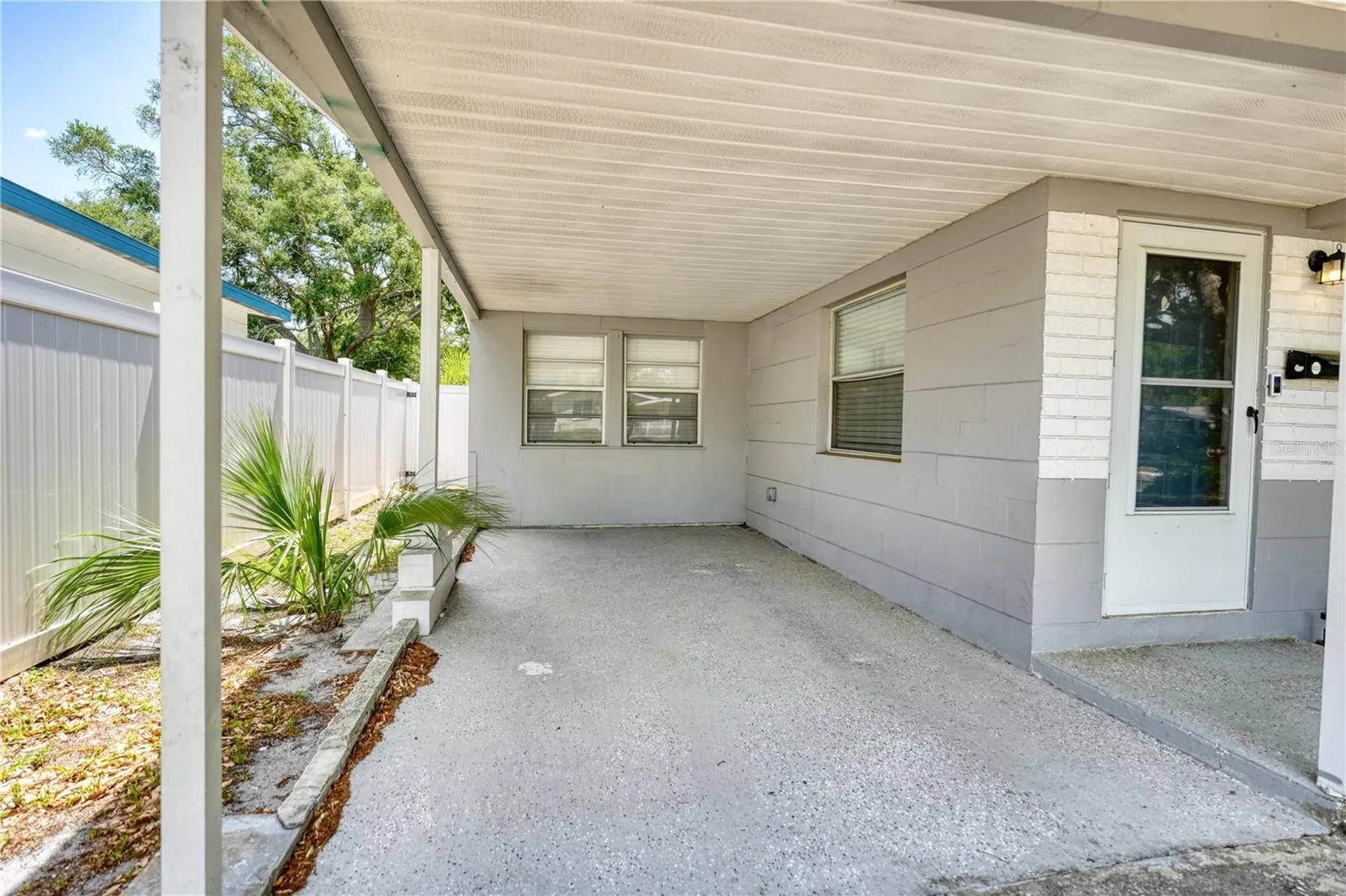 8086 28th Avenue N St Petersburg FL 33710