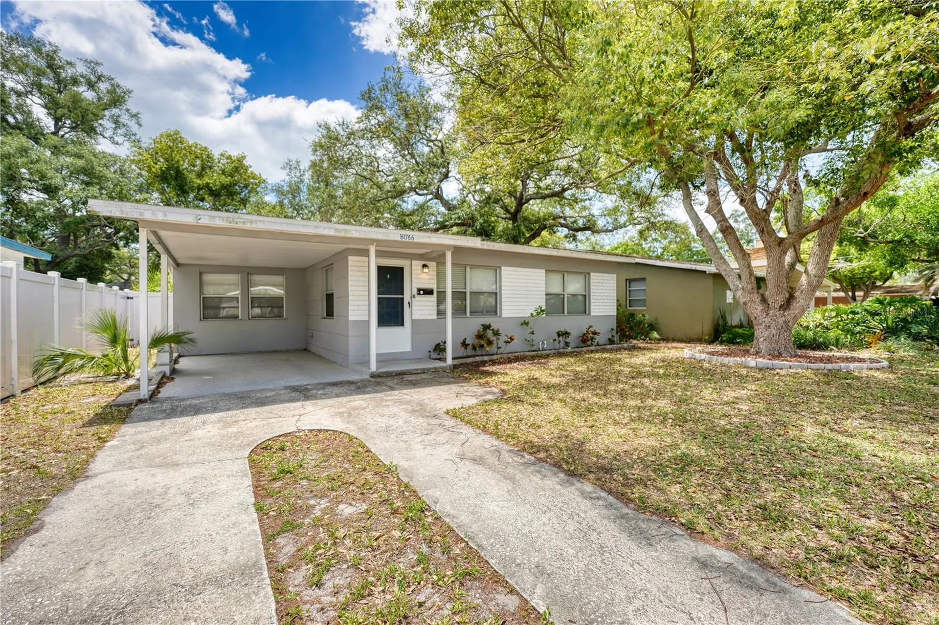 8086 28th Avenue N St Petersburg FL 33710