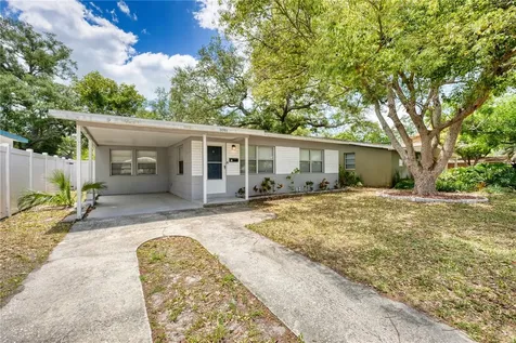 8086 28th Avenue N St Petersburg FL 33710