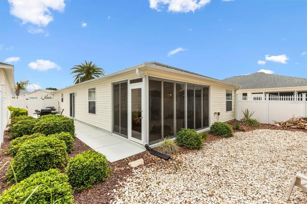 979 Smyrna Street The Villages FL 32162