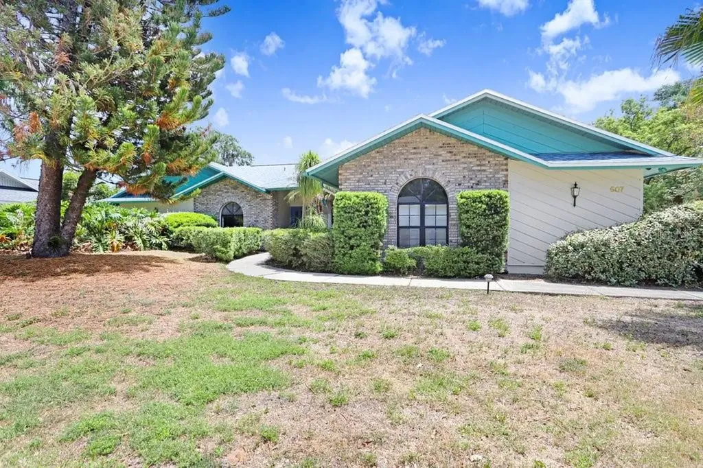 507 Sportsman Park Drive Seffner FL 33584