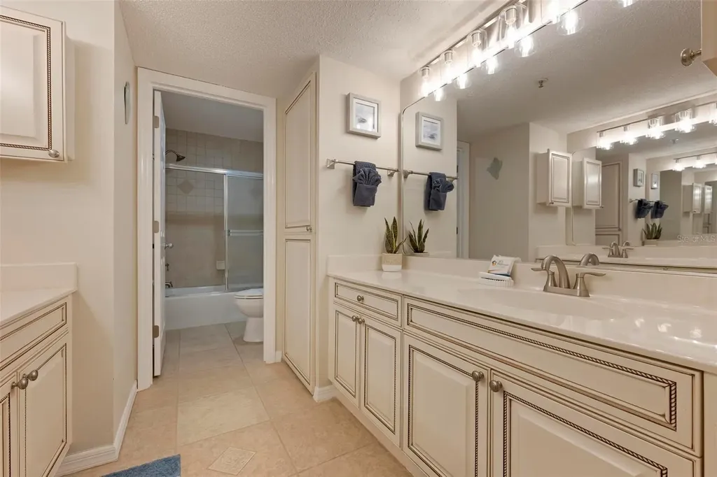 1269 Siesta Bayside Drive Sarasota FL 34242
