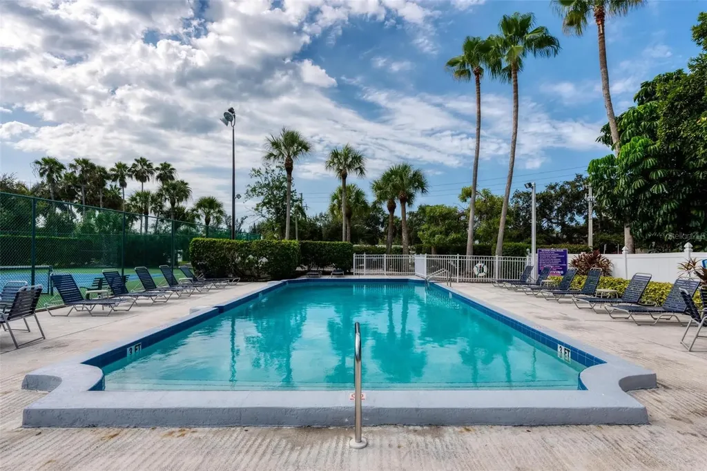 1269 Siesta Bayside Drive Sarasota FL 34242