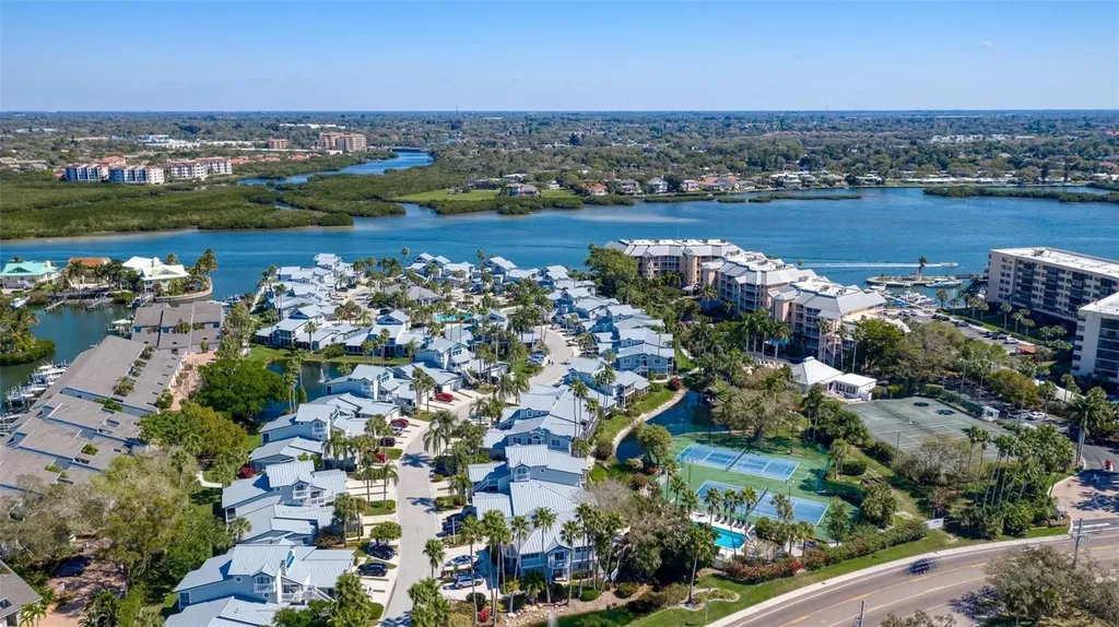 1269 Siesta Bayside Drive Sarasota FL 34242