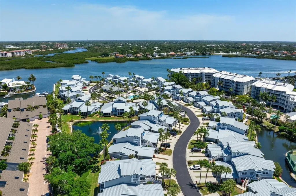 1269 Siesta Bayside Drive Sarasota FL 34242