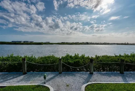 1269 Siesta Bayside Drive Sarasota FL 34242