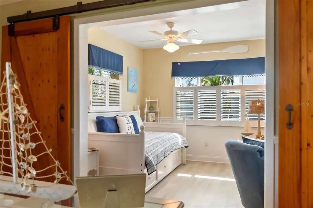2905 Avenue C Holmes Beach FL 34217