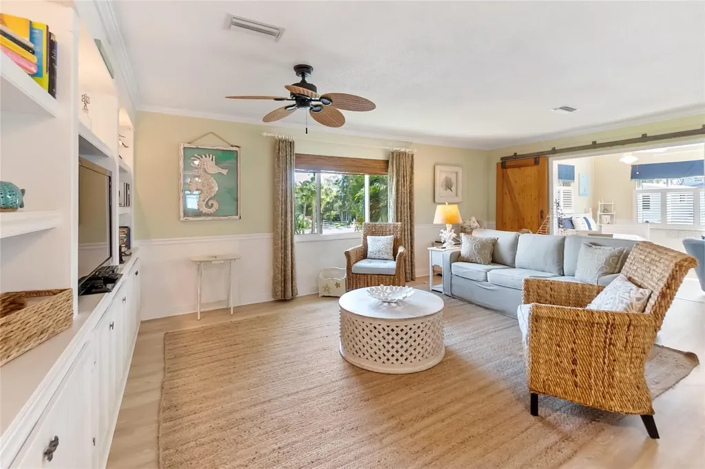 2905 Avenue C Holmes Beach FL 34217