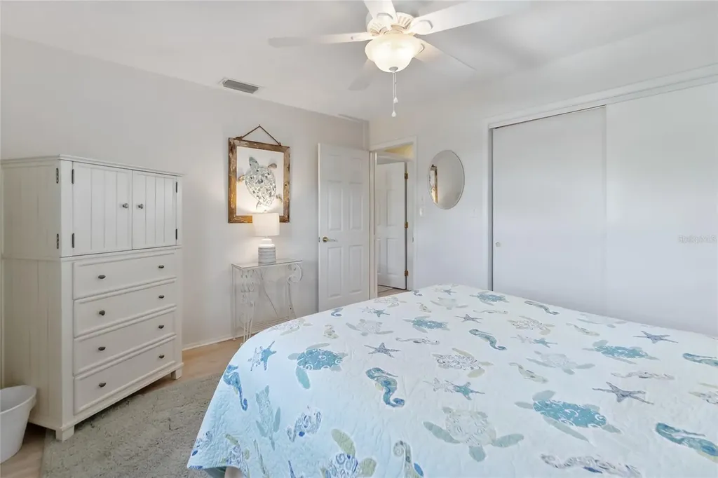 2905 Avenue C Holmes Beach FL 34217
