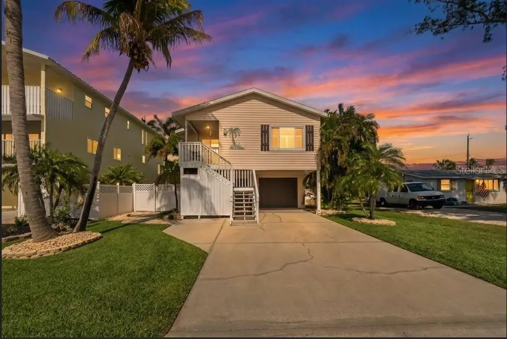 2905 Avenue C Holmes Beach FL 34217