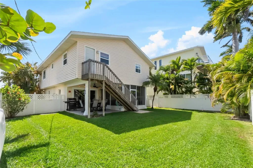 2905 Avenue C Holmes Beach FL 34217