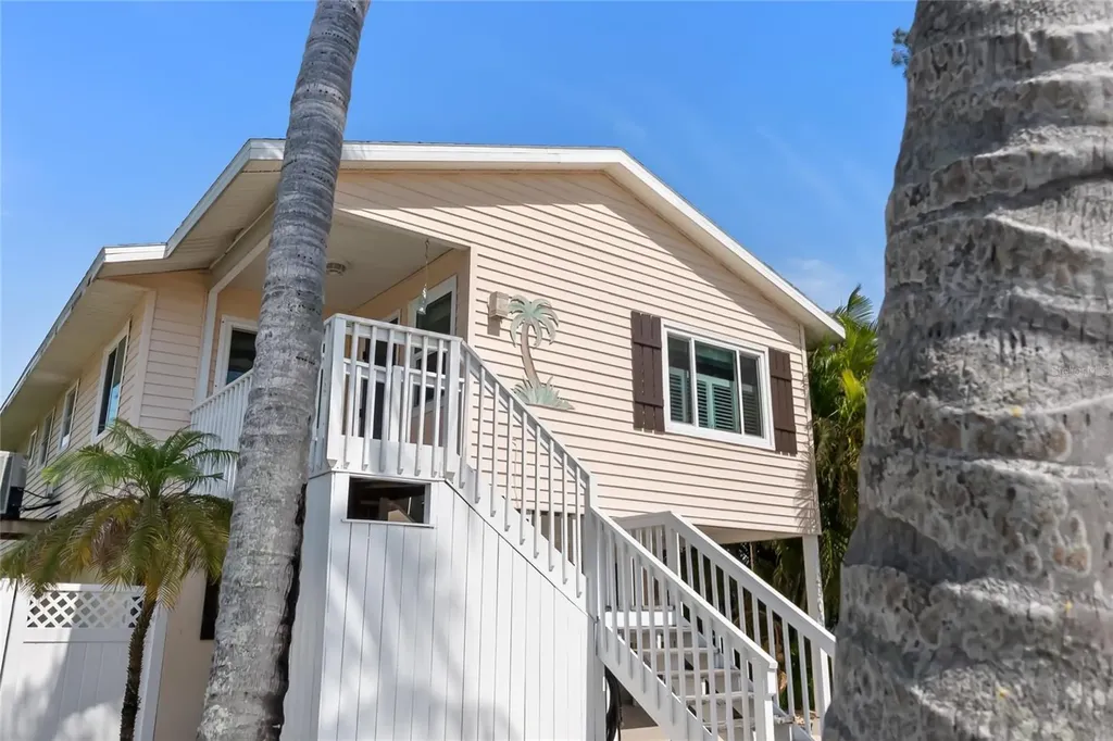 2905 Avenue C Holmes Beach FL 34217