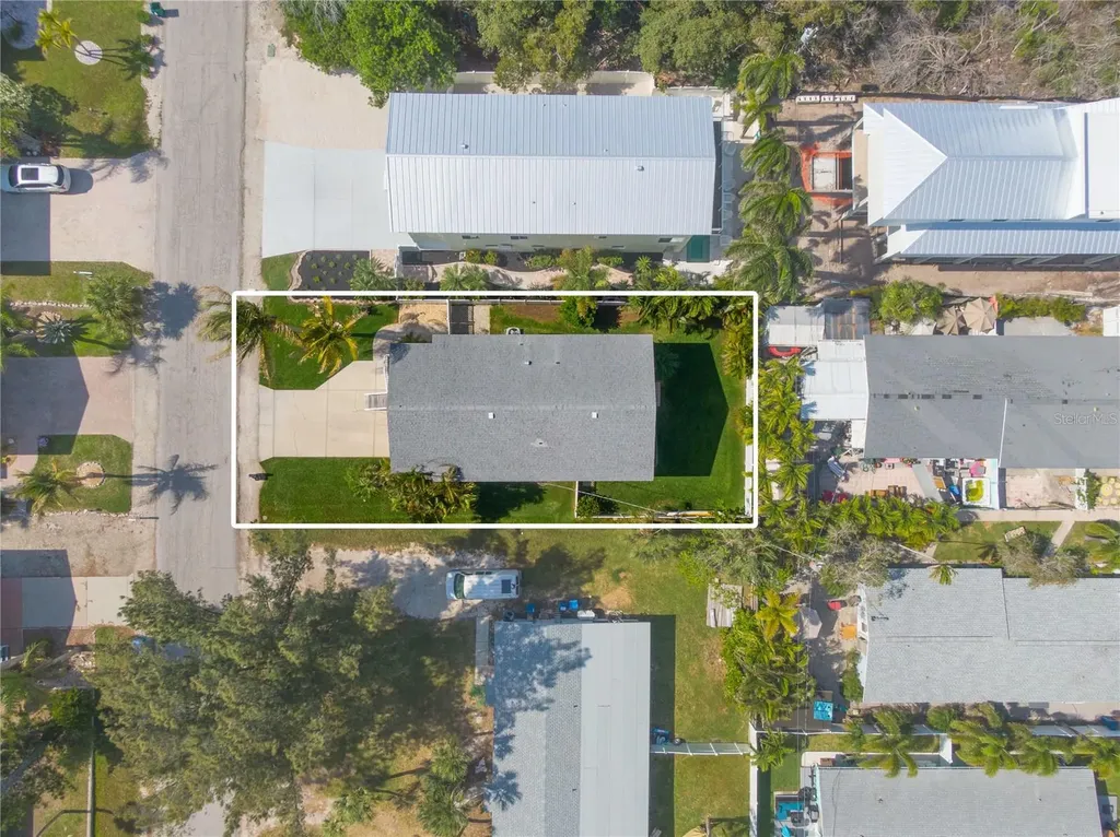 2905 Avenue C Holmes Beach FL 34217