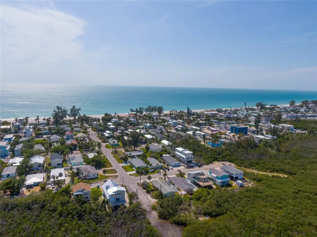 2905 Avenue C Holmes Beach FL 34217