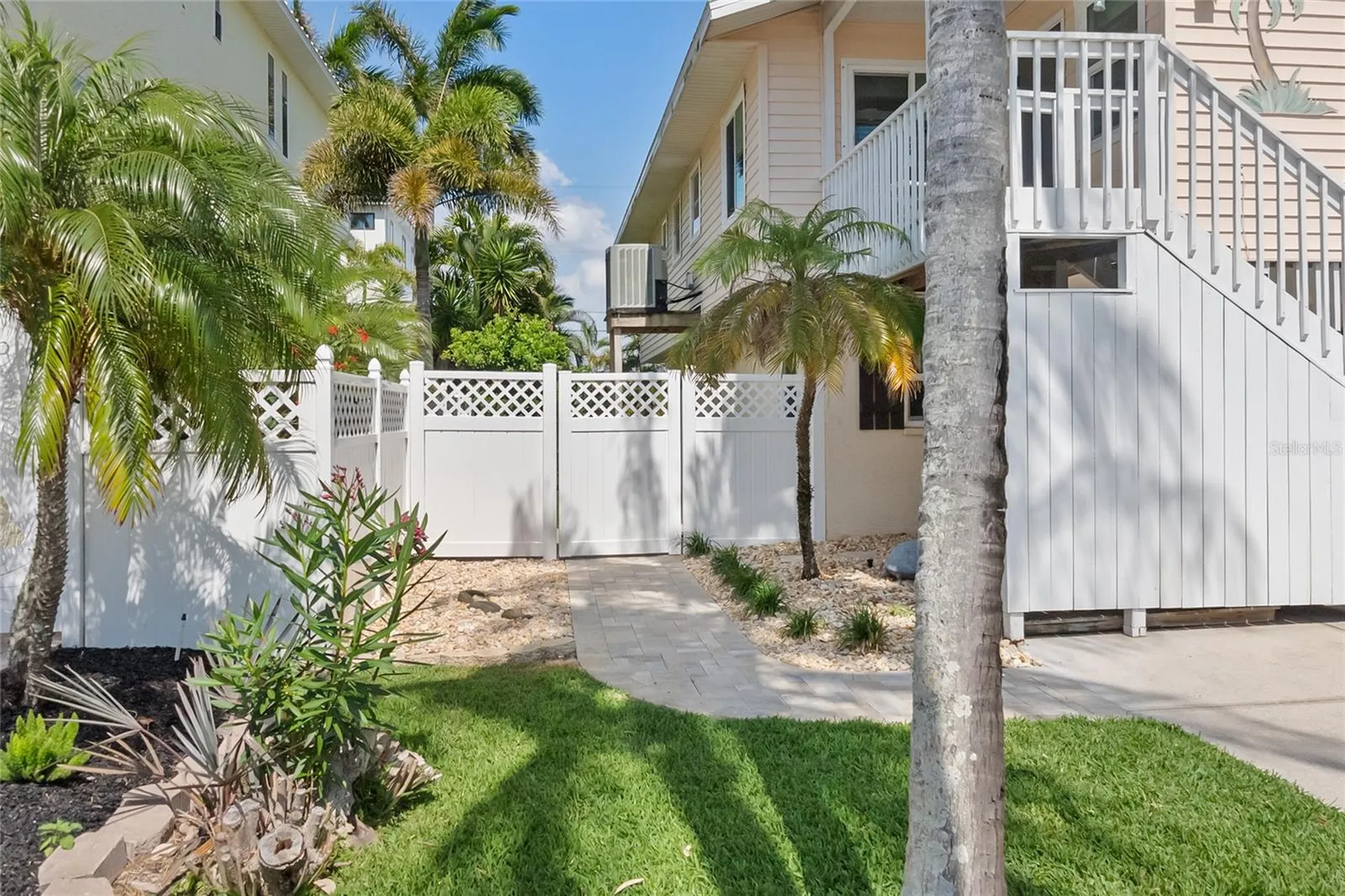 2905 Avenue C Holmes Beach FL 34217