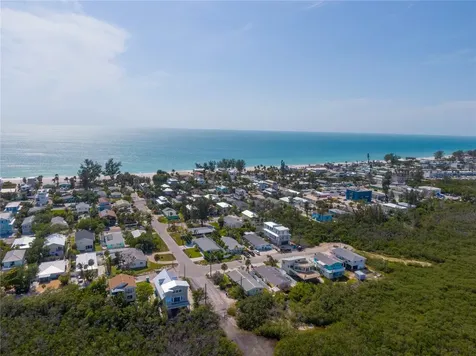 2905 Avenue C Holmes Beach FL 34217