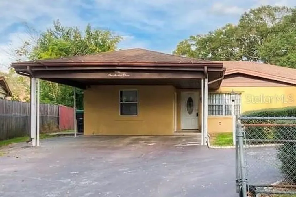 1 S Aurora Drive Apopka FL 32703