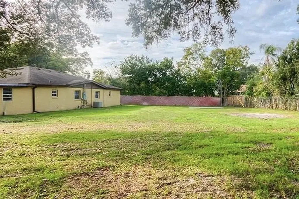 1 S Aurora Drive Apopka FL 32703