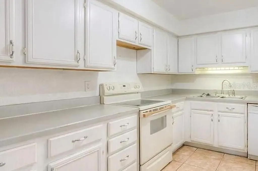 1 S Aurora Drive Apopka FL 32703