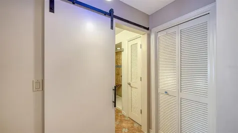 6048 Wilshire Boulevard Sarasota FL 34238