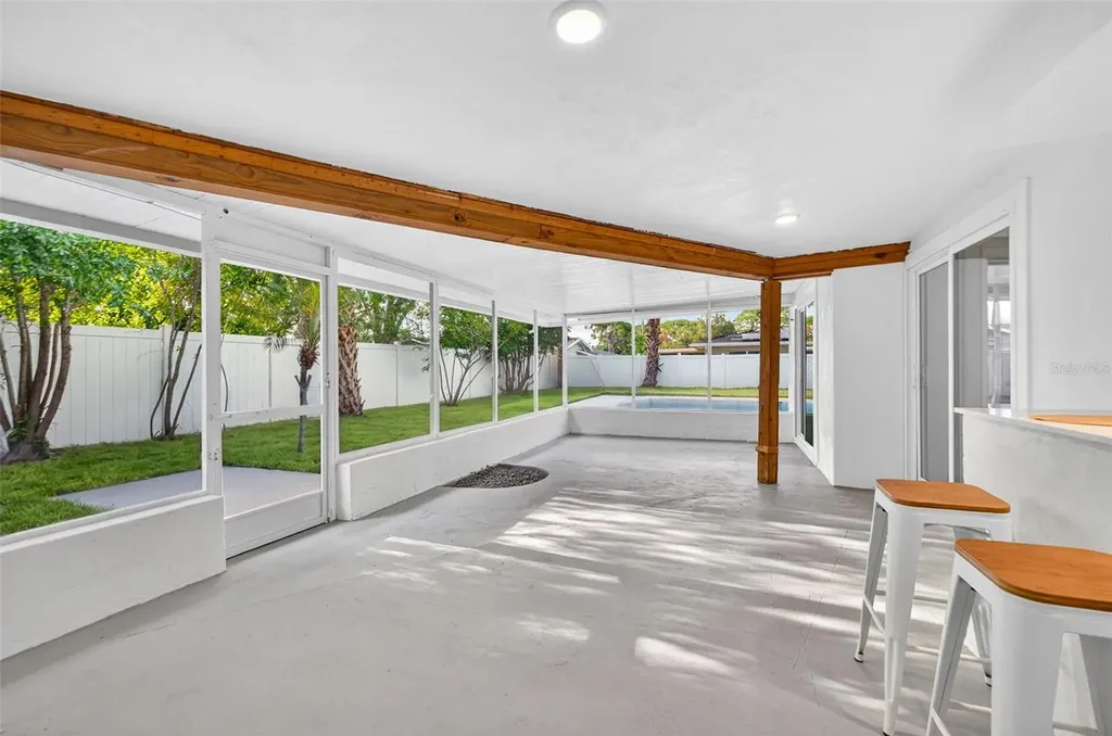 6649 Pinellas Point Drive S St Petersburg FL 33712