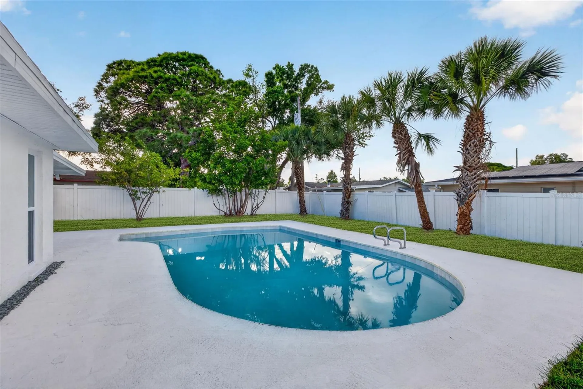 6649 Pinellas Point Drive S St Petersburg FL 33712