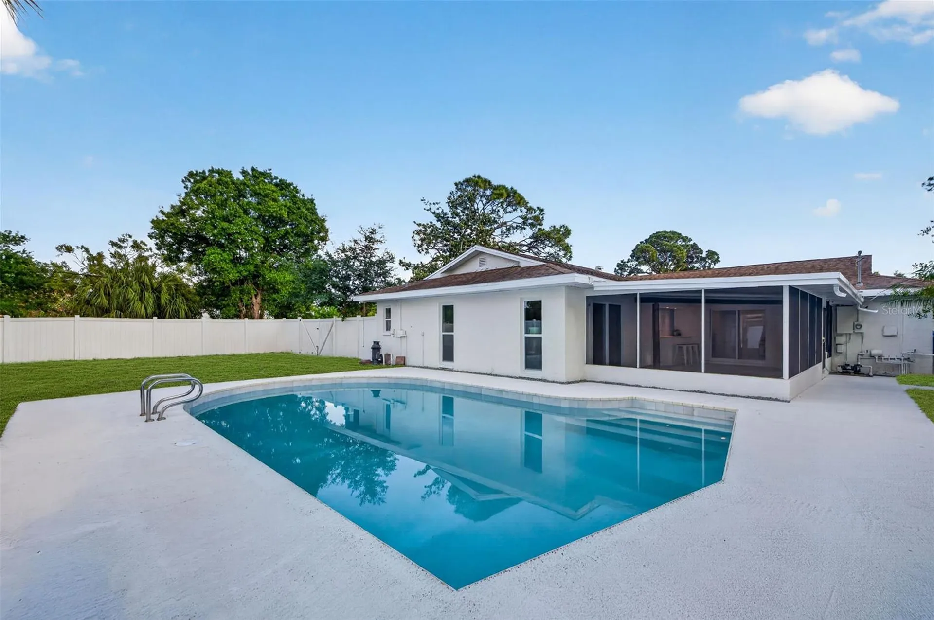 6649 Pinellas Point Drive S St Petersburg FL 33712