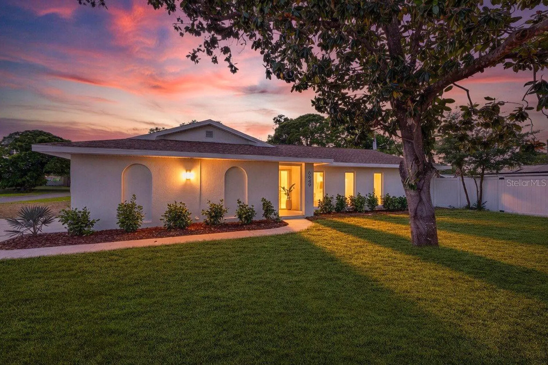 6649 Pinellas Point Drive S St Petersburg FL 33712