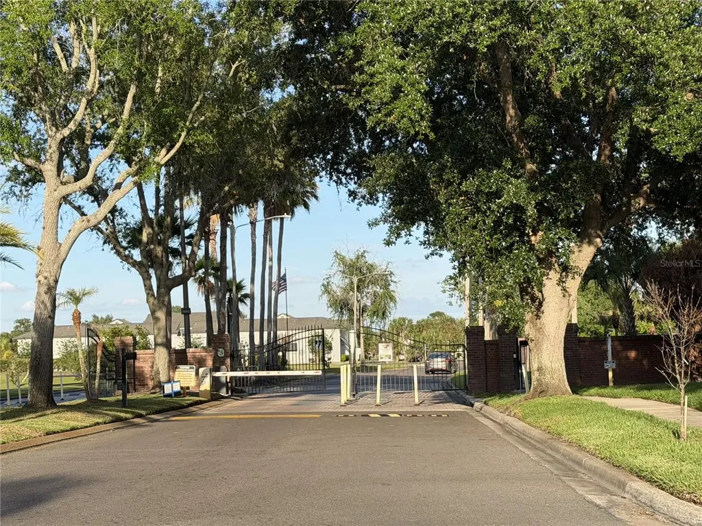 1016 Lake Biscayne Way Orlando FL 32824
