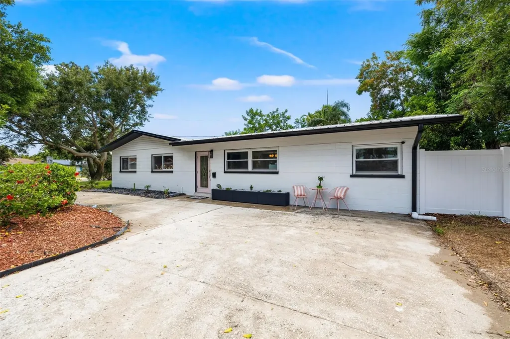 3755 Beach Drive SE St Petersburg FL 33705