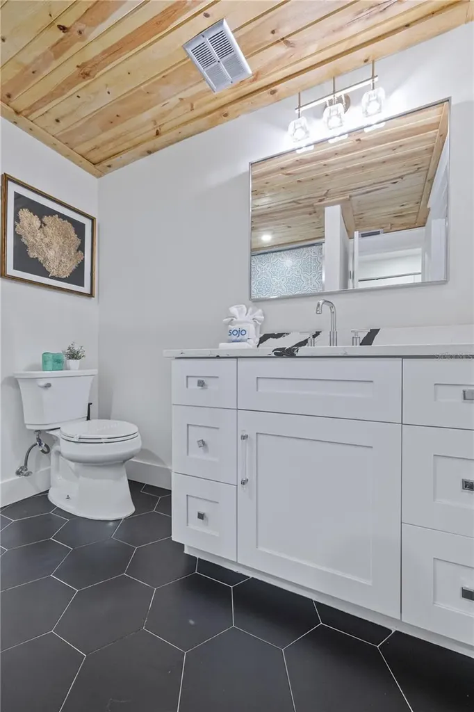 228 Gladiolus Street Anna Maria FL 34216