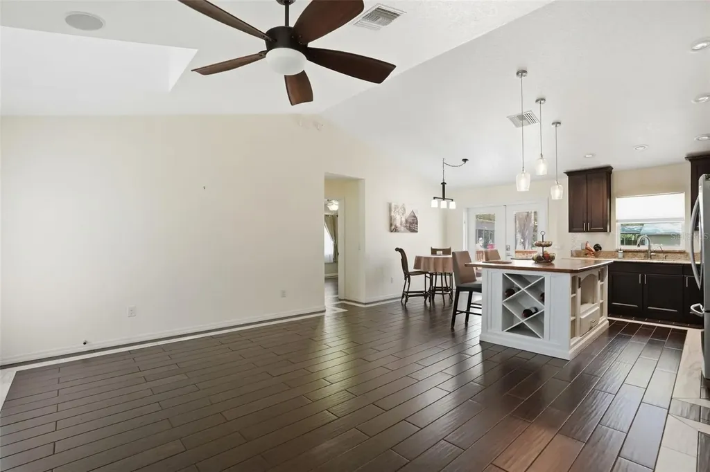 7037 Cr 625 Bushnell FL 33513