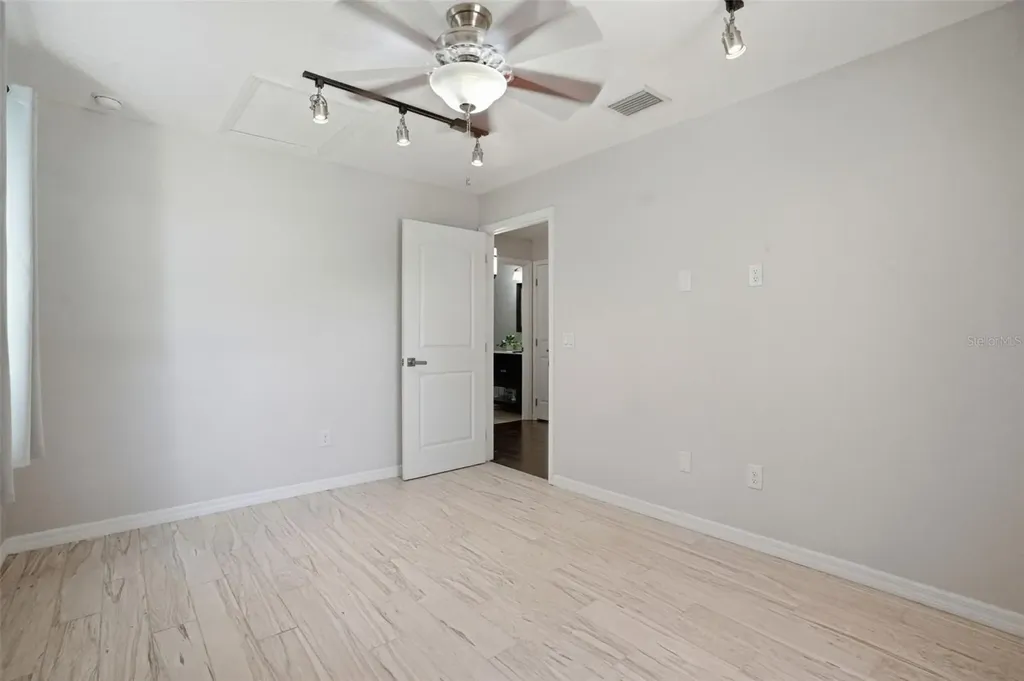 7037 Cr 625 Bushnell FL 33513