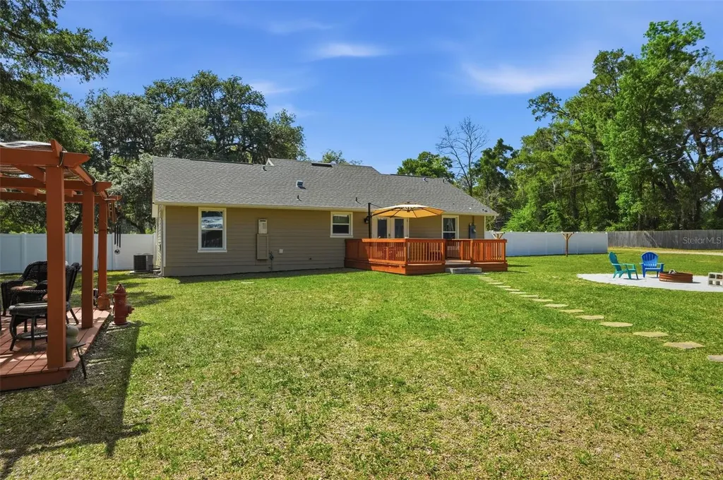 7037 Cr 625 Bushnell FL 33513