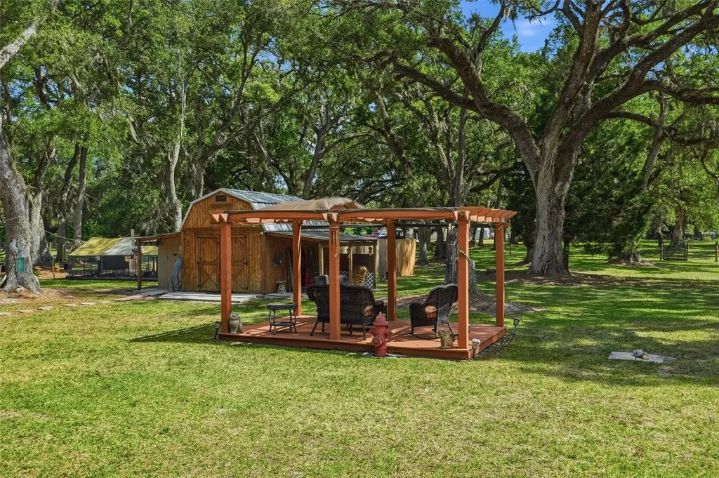 7037 Cr 625 Bushnell FL 33513