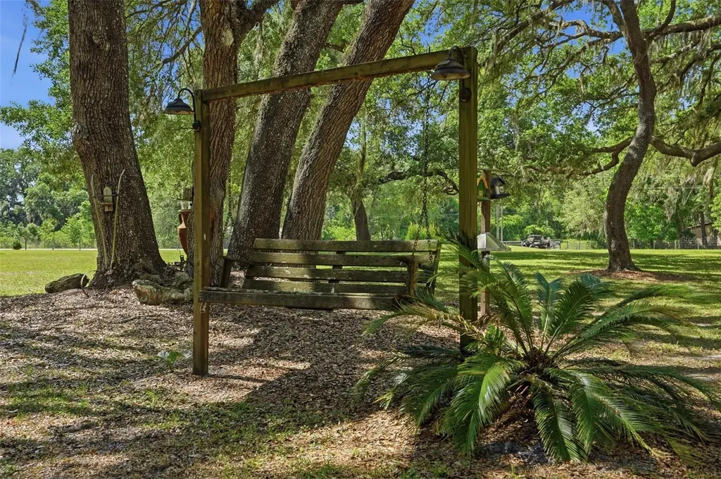 7037 Cr 625 Bushnell FL 33513