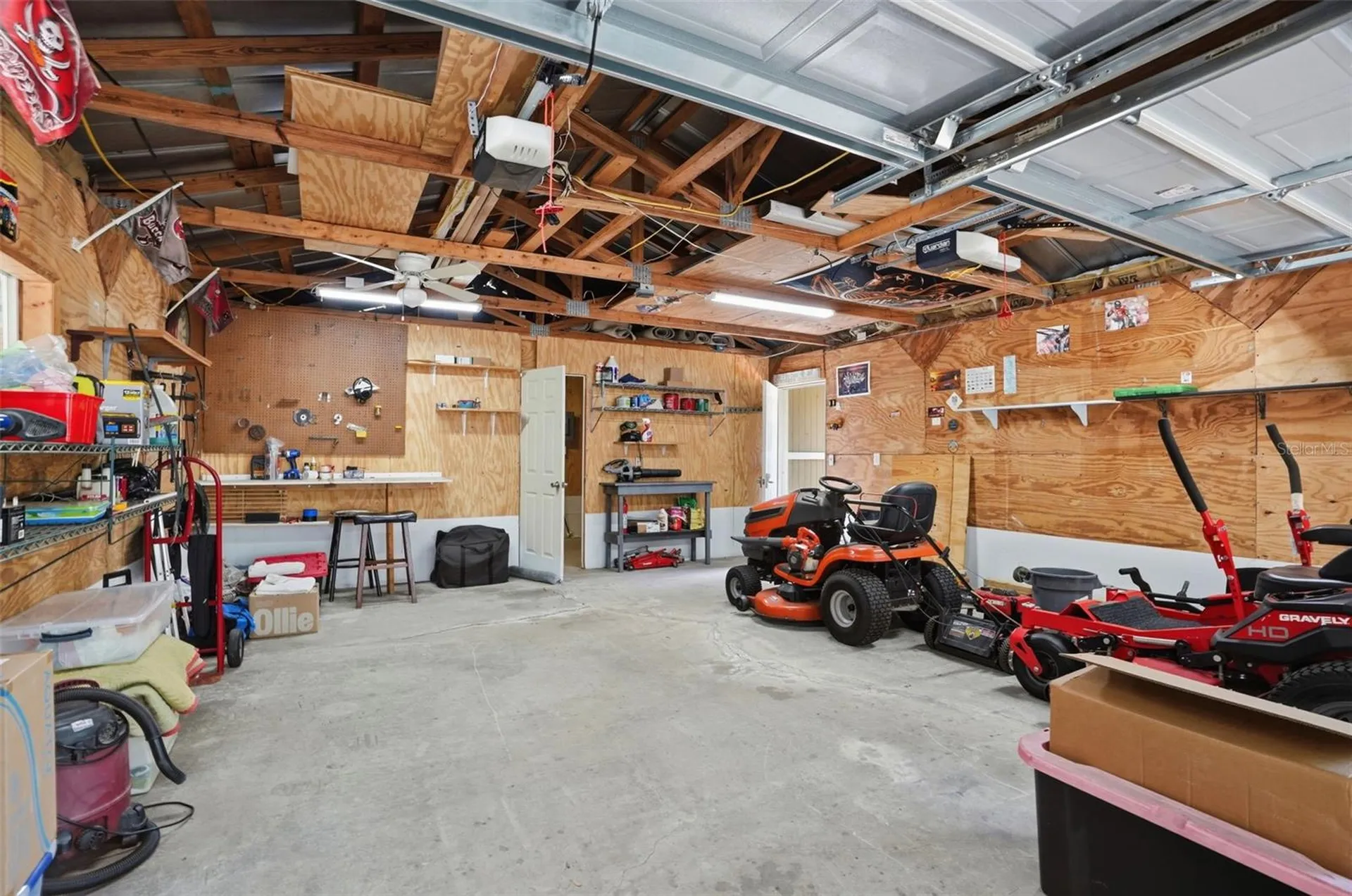 7037 Cr 625 Bushnell FL 33513
