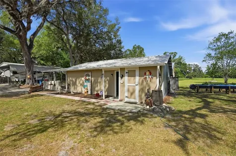 7037 Cr 625 Bushnell FL 33513