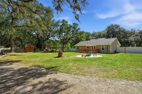 7037 Cr 625 Bushnell FL 33513