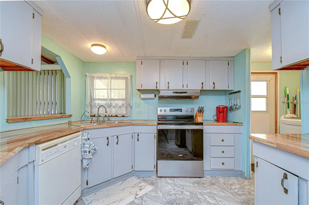 3934 Sarah Drive Wesley Chapel FL 33543