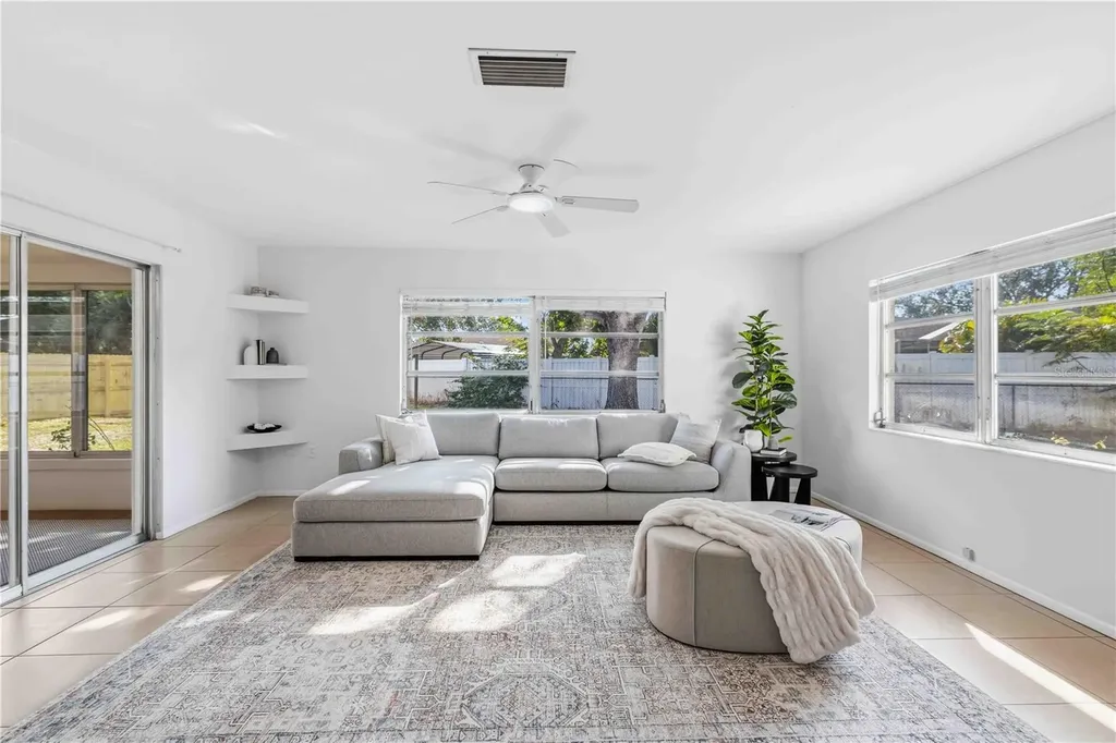 530 Saint Andrews Drive Sarasota FL 34243