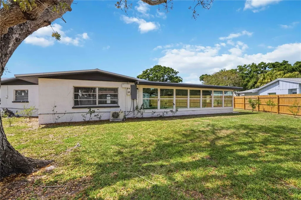 530 Saint Andrews Drive Sarasota FL 34243