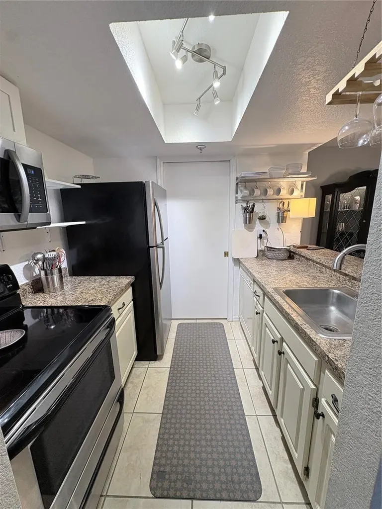 10263 Gandy Boulevard N St Petersburg FL 33702