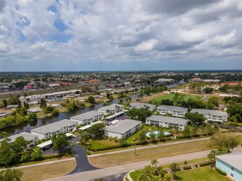 5725 Greenwood Avenue North Port FL 34287