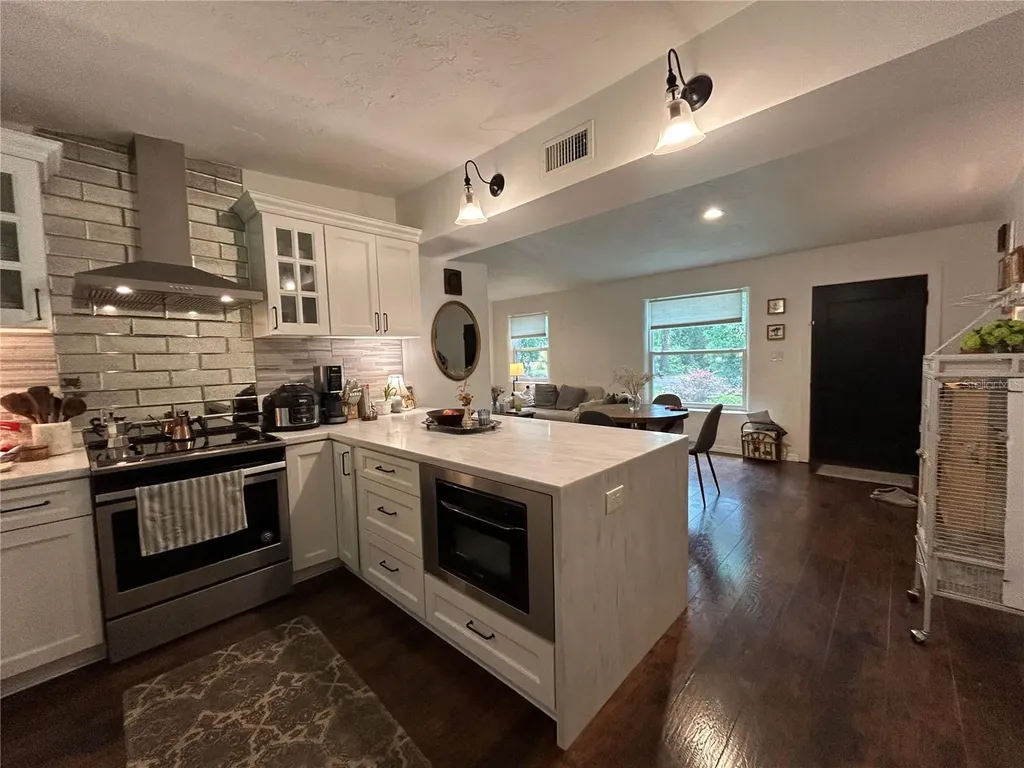 816 NE 9th Avenue Gainesville FL 32601
